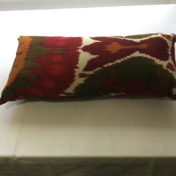 New pottery barn indoor, outdoor pillow multi colored, 12 X 24, rectangular. - Picture 2 of 4